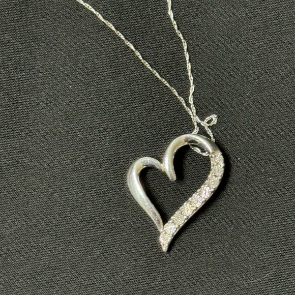 Sterling silver heart pendant with cubic zirconia. - Picture 2 of 3